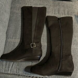 Elegant Black Women's Wedge Boots